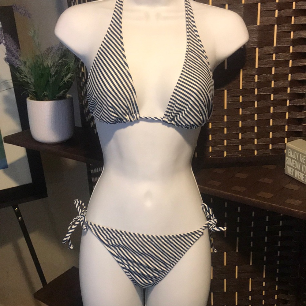 Sassy Striped Women’s Small 2piece Bikini Swimsuit